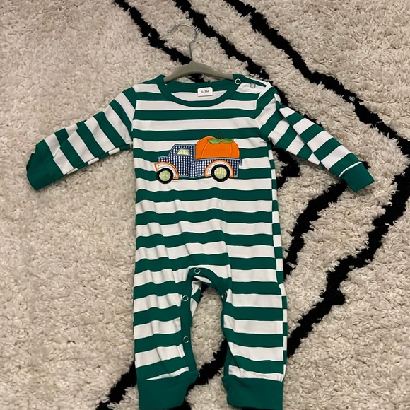 Pumpkin patch outfit 0-3! - Picture 1 of 1